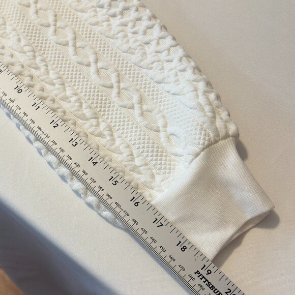 Cozy Meets Chic: White Textured Sweater (Size L) - Picture 8 of 9